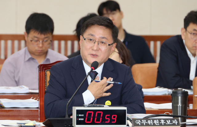 김성환 환경부 장관 후보자가 15일 서울 여의도 국회 환경노동위원회에서 열린 인사청문회에서 의원 질의에 답하고 있다. 연합뉴스