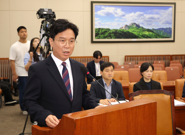 김영훈 고용노동부 장관 후보자가 16일 서울 여의도 국회 환경노동위원회에서 열린 인사청문회에서 발언하고 있다. 연합뉴스