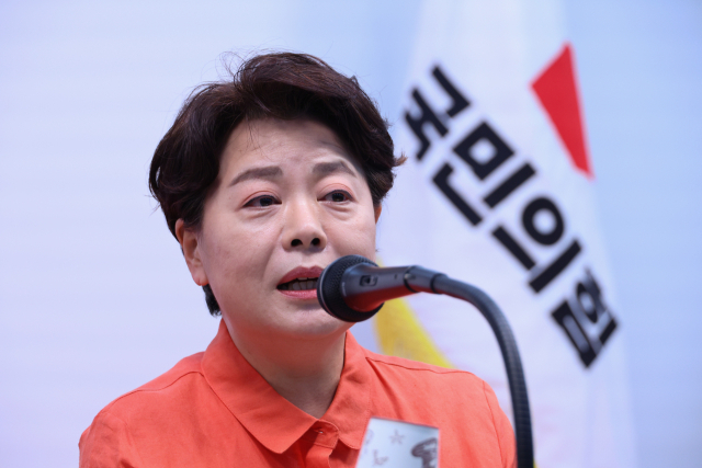 국민의힘 윤희숙 혁신위원장이 16일 서울 여의도 중앙당사에서 인적쇄신 등 개혁방안과 관련해 기자간담회를 하고 있다. 연합뉴스