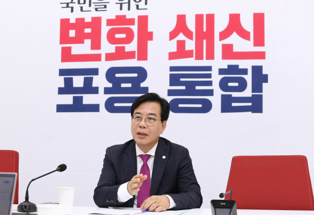 17일 송언석 국민의힘 비상대책위원장 겸 원내대표가 매일신문과 인터뷰에서 발언하고 있다. 이무성 객원기자
