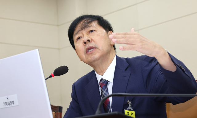 구윤철 경제부총리 겸 기획재정부 장관 후보자가 17일 국회 기획재정위원회에서 열린 인사청문회에서 의원 질의에 답변하고 있다. 연합뉴스