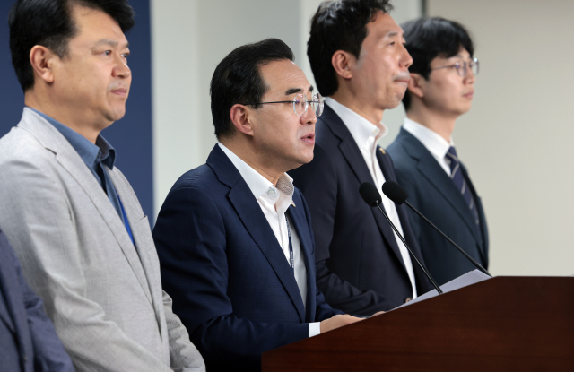 박홍근 국정기획위 기획분과장이 18일 서울 종로구 정부서울청사 창성동 별관에서 전세사기 피해자 간담회 사후 브리핑을 하고 있다. 연합뉴스