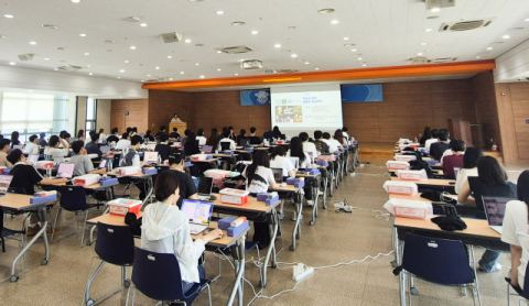 뜨거운 여름, 더 뜨거운 코드…AI로 맞붙은 청춘들