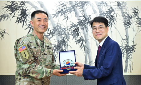 김정기 대구시장 권한대행 행정부시장,미군 제19지원사령관 진 H.박 준장 접견