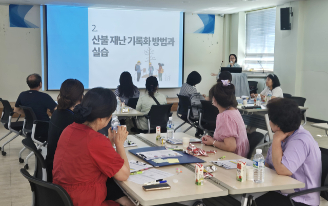 의성 여성친화도시 조성 교육 및 워크숍에서 김명화 선임연구원이 교육하고 있다. 경북여성정책개발원 제공