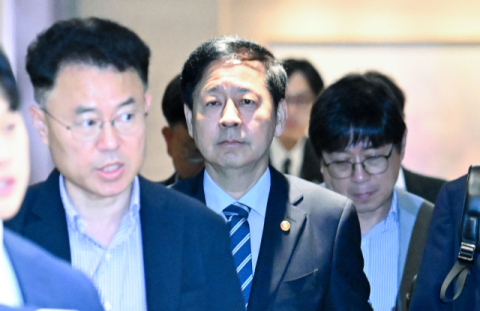 韓美 외교 접촉 반복적 취소…트럼프의 의도적 밀어내기?