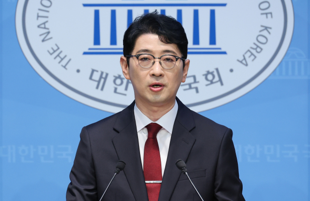 국민의힘 주진우 의원이 24일 서울 여의도 국회 소통관에서 국민의힘 당대표 출마 선언 기자회견을 하고 있다. 연합뉴스