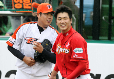 '한국 야구 대표 좌완' 류현진 vs 김광현, 드디어 첫 선발 맞대결