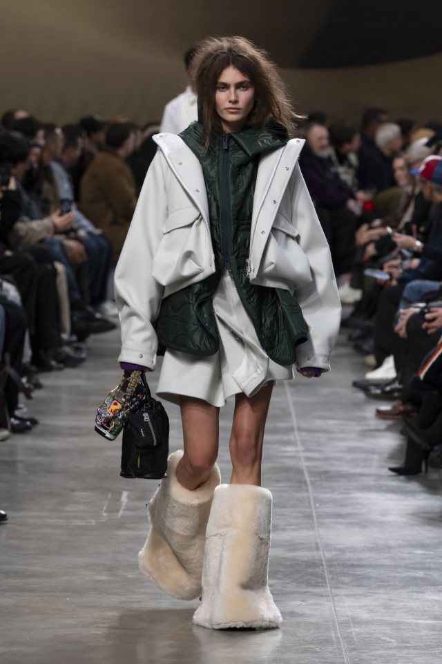 사카이의 2025년 가을겨울 컬렉션.사진=사카이(Sacai)
