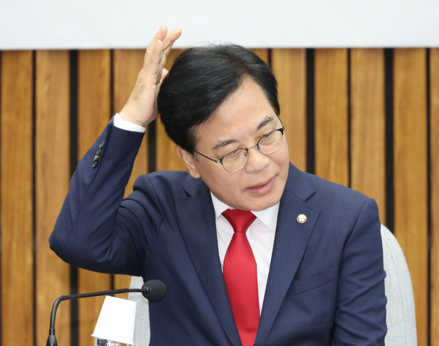 국민의힘 송언석 비상대책위원장 겸 원내대표가 31일 국회에서 열린 외국인 부동산 실태 점검 및 역차별 방지 토론회에 참석해 있다. 연합뉴스