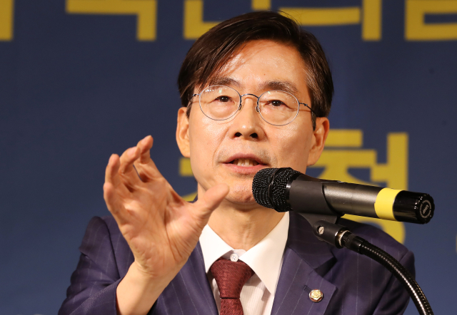 조경태 국민의힘 전당대회 당 대표 후보가 1일 오전 대구아트파크에서 열린 대구경북 언론인 모임 아시아포럼21 정책토론회에 참석해 발언하고 있다. 대구경북 언론인 모임 아시아포럼21 제공