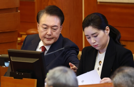 윤석열 전 대통령, 김계리 변호사. 연합뉴스