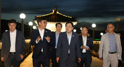 최휘영 문체부 장관, 취임 후 첫 행보로 경주 APEC 현장 점검
