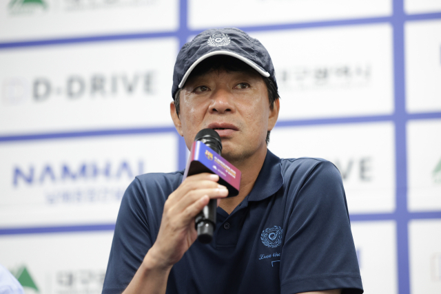 김병수 대구FC 감독이 지난 3일 FC바르셀로나와의 친선경기 직후 가진 기자회견에서 답변하고 있다. 올리브 크리에이티브 제공