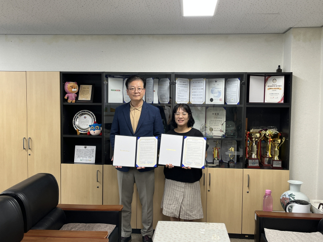 굿네이버스 대구남부아동보호전문기관(관장 이순기)은 7일 대구남구종합사회복지관(관장 서인제)과 대구 남구 아동의 안전하고 건강한 성장·발달과 아동권리 증진을 위해 업무 협약을 진행했다고 밝혔다. 대구남부아동보호전문기관 제공