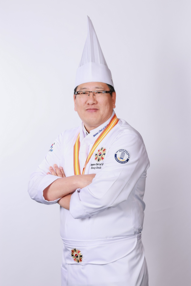 한식명장으로 선정된 방석준 금오산해물탕·찜 대표.