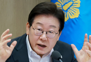 '휴가 복귀' 李대통령 
