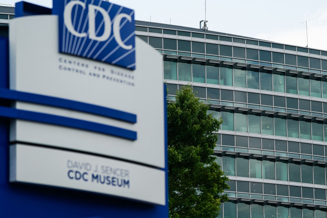 8일(현지시간) 미국 애틀랜타의 질병통제예방센터(CDC)에서 코로나19 백신 음모론에 빠져있던 30대 남성이 총기를 난사하는 사건이 발생했다. AFP 연합뉴스