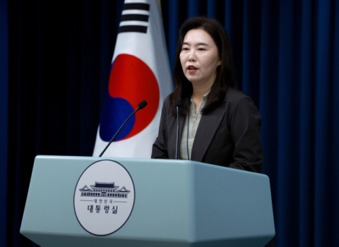 휴가 돌아온 이 대통령 첫 지시는 
