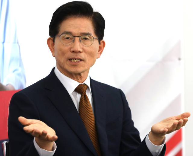김문수 국민의힘 당 대표 후보가 8일 국민의힘 제6차 전당대회 대구경북 합동연설회 후 매일신문과 인터뷰 하고 있다. 매일신문DB