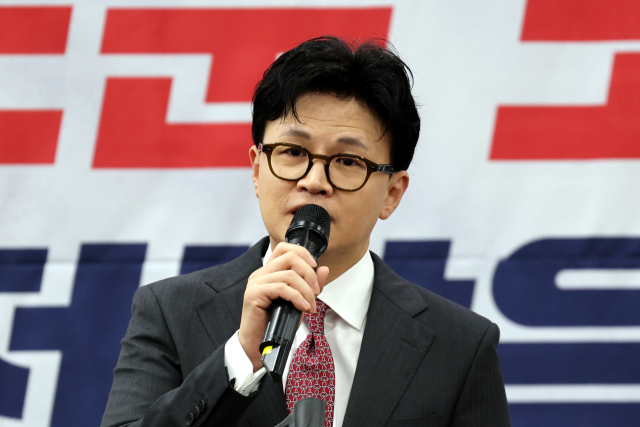 11일 오후 광주 서구 홀리데이인 광주호텔에서 열린 김화진 국민의힘 전남도당 위원장 취임식에서 한동훈 전 대표가 축사하고 있다. 연합뉴스