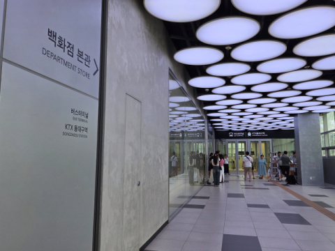 경기 악화에 명품 인기 식었나… 리셀 열풍은 '옛말'