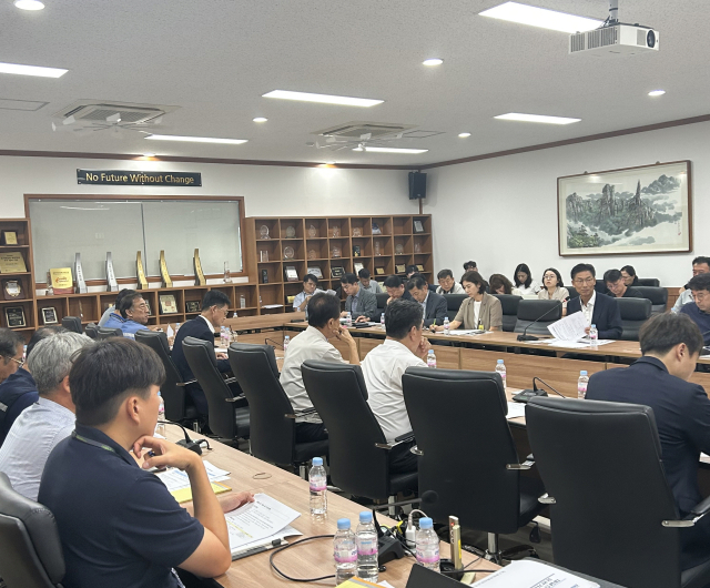 대구경북경제자유구역청이 영천 폭발사고 피해기업 지원을 위해 유관기관과 2차 대책회의를 열고 금융·행정·복구 지원 방안을 논의했다. 대구경북경제자유구역청 제공