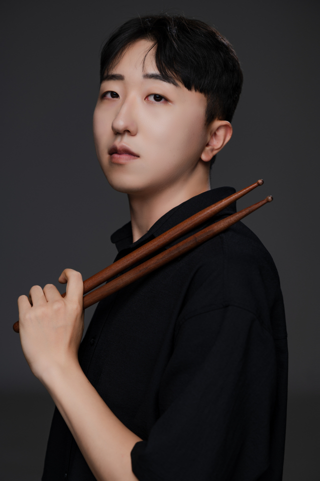 예술감독 김도엽. 앙상블 이덴티테트