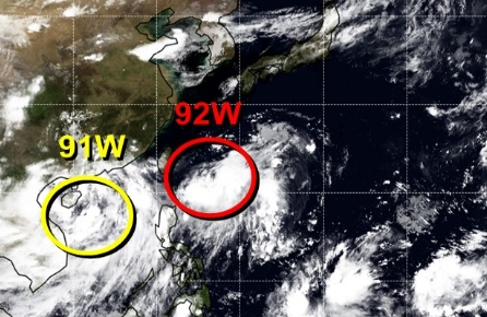 미국 합동태풍경보센터(JTWC, Joint Typhoon Warning Center) 감시 91W 열대요란과 92W 열대요란. JTWC 홈페이지