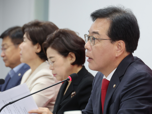 국민의힘 송언석 비상대책위원장 겸 원내대표가 18일 서울 여의도 국민의힘 중앙당사에서 열린 비상대책위원회 회의에서 발언하고 있다. 연합뉴스