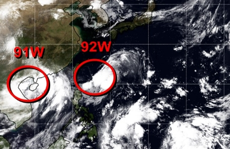 미국 합동태풍경보센터(JTWC, Joint Typhoon Warning Center) 감시 91W 열대요란과 92W 열대요란. JTWC 홈페이지