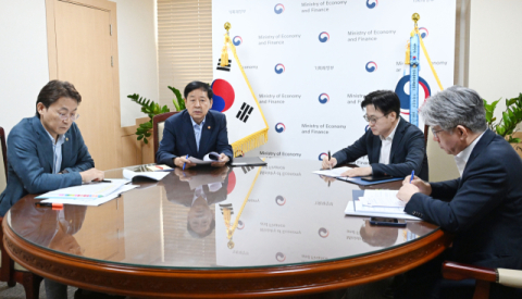 석유화학 구조개편 방안, 李 정부 첫 산경장서 발표