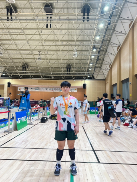 김천시배드민턴단 윤종훈, 전국장애인배드민턴 2차전 '금'