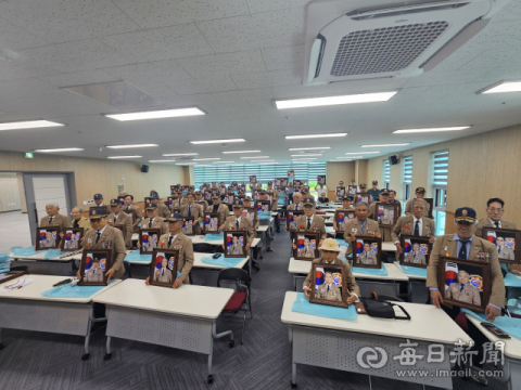 국가유공자에 존경 담은 장수사진 선물