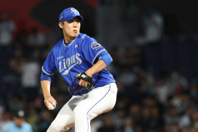 삼성 라이온즈의 원태인이 20일 창원에서 열린 NC 다이노스와의 경기에 선발 등판해 역투하고 있다. 삼성 제공