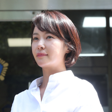 43억 전액 변제했지만…'회삿돈 횡령' 황정음에 檢 징역 3년 구형