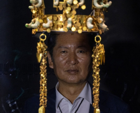 왕관 쓴 정청래 사진에...