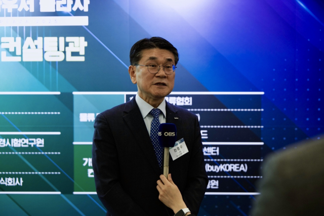전춘우 엑스코 대표이사는 한·미 정상회담을 앞두고 고율 관세로 인한 지역 산업계 충격을 경고하며, 대구경북 기업이 생존하려면 현지 투자·공급망 편입, 시장 다변화, 인증 선제 대응 등 전략적 전환이 필요하다고 강조했다. 엑스코 제공