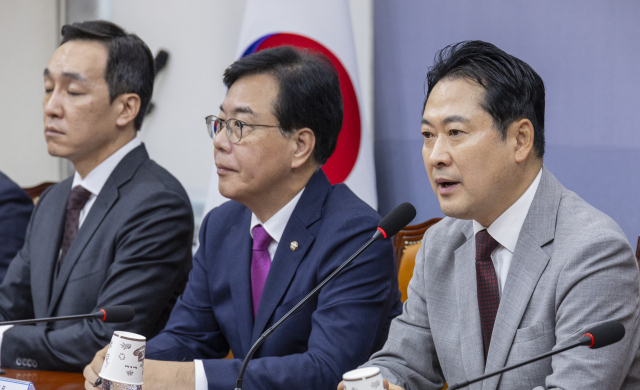 국민의힘 장동혁 대표가 27일 국회에서 열린 최고위원회의에서 발언하고 있다. 연합뉴스