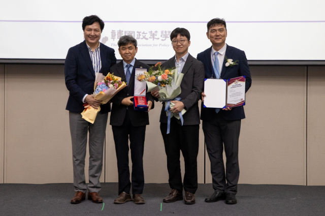 한국가스공사는 26일 부산항국제전시컨벤션센터(BPEX)에서 열린 2025년 제4회 한국 ESG 혁신정책 대상 시상식에서 