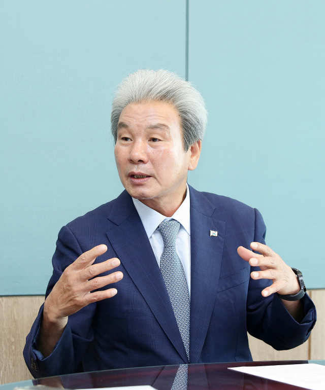 양재곤 재경대구경북시도민회장은 향우들의 애국·애향 정신으로 나라와 고향 발전에 이바지하는 시도민회가 되겠다고 강조했다. 이무성 객원기자