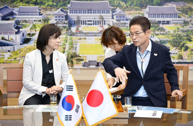 경북도와 일본 돗토리현은 28일 경북 안동 스탠포드호텔에서 