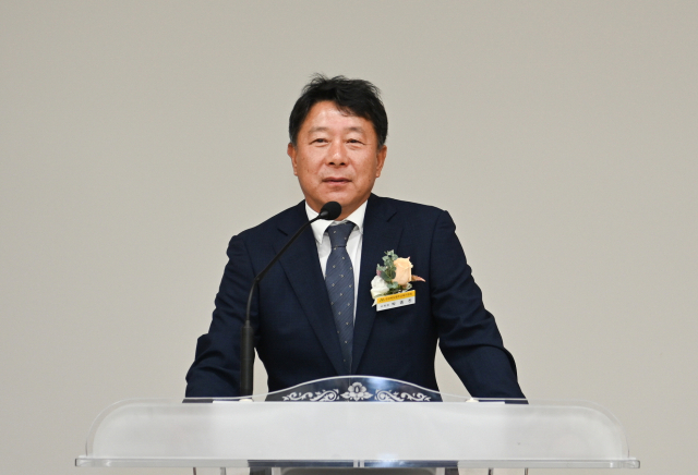 퇴임사를 하고 있는 박종진 영주교육장.