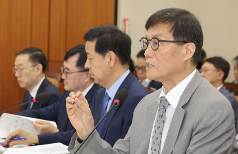 [통화주권 사수] 해외로 새는 130兆, 네·카 스테이블코인 결제망으로 막아야