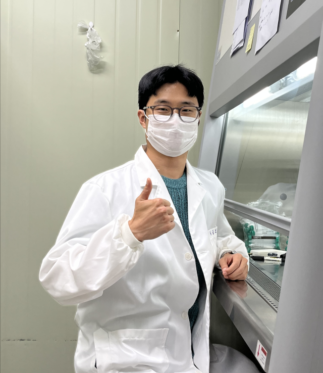 한국생명과학회로부터 최우수 포스터 발표상을 받은 국립경국대 생물학과 김근호 대학원생. 국립경국대 제공