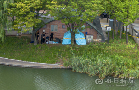[포토뉴스] 대구 수성못서 육군 대위, 총상 입고 숨진 채 발견