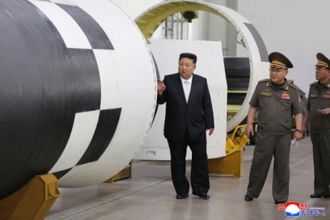 北 김정은, 다탄두 ICBM '화성-20형' 개발 공개
