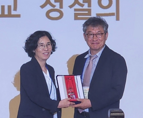 정철의 국립경국대 교수 '양봉학회 꿀벌과학자상' 수상