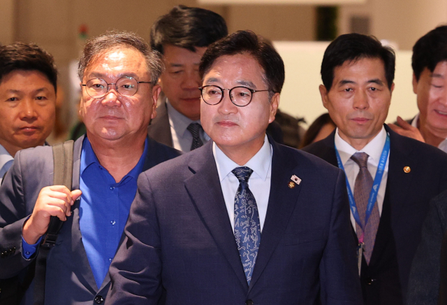 중국 순방을 마친 우원식 국회의장이 5일 인천국제공항을 통해 귀국하고 있다. 연합뉴스