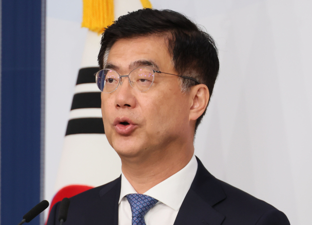 이재웅 외교부 대변인이 4일 서울 종로구 정부서울청사 별관에서 정례브리핑을 하고 있다. 연합뉴스